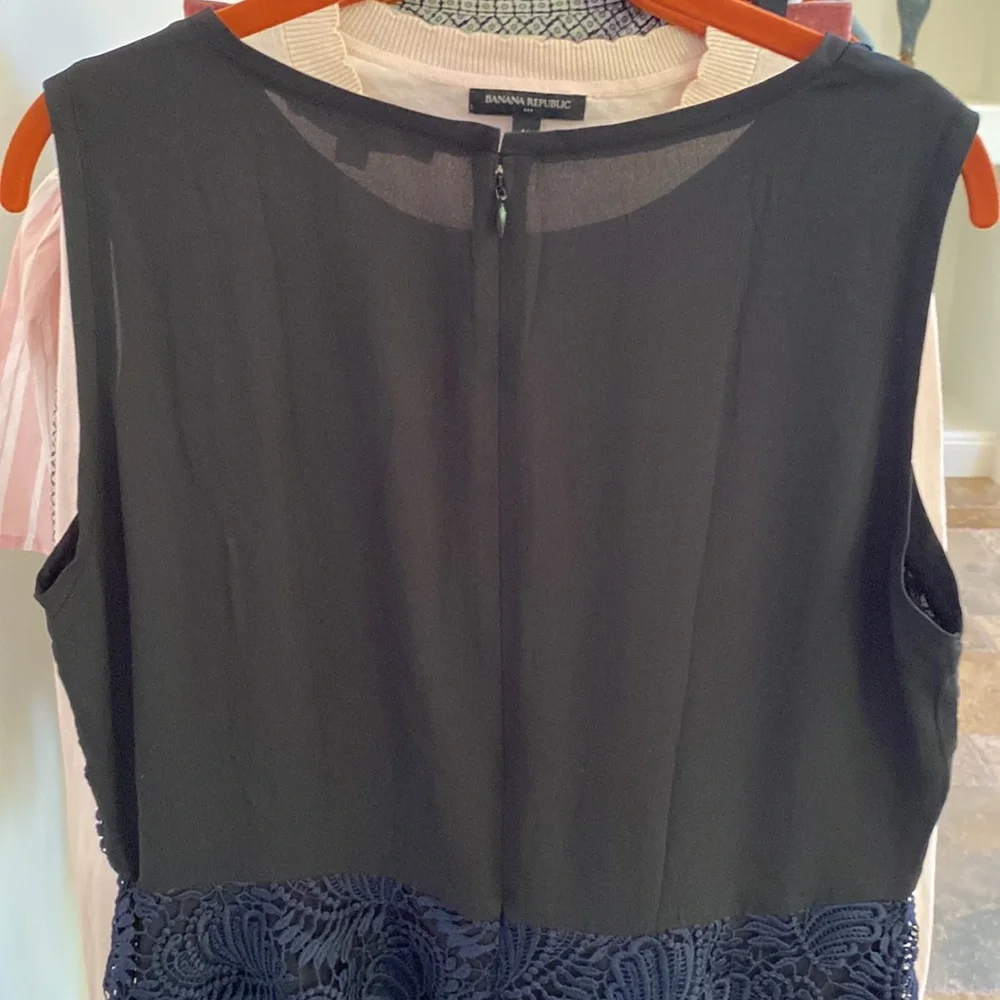 The Loft classic and chic peplum lace top in navy and black size 12. - Picture 6 of 6